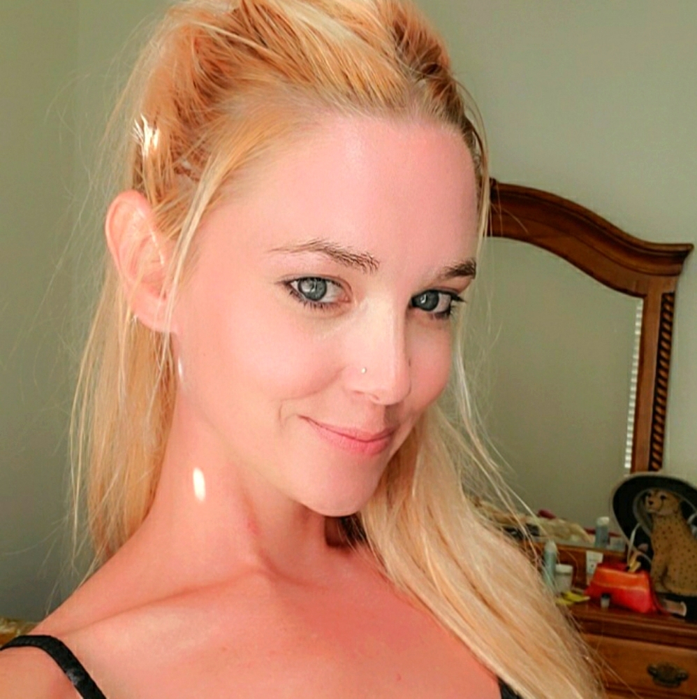 Meet your Posher, Cassandra